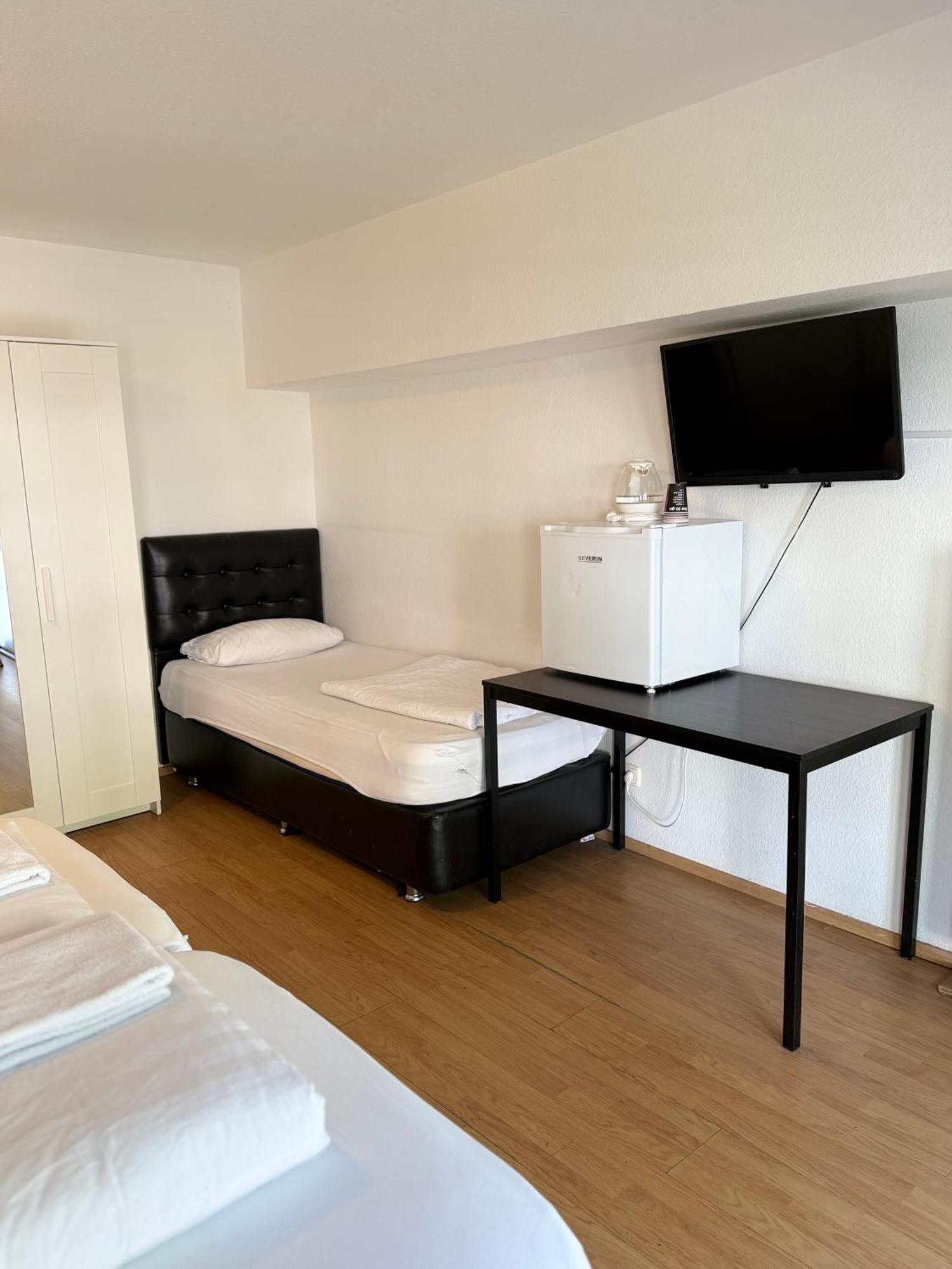 Hotel Garni Emir Kolín nad Rýnem Exteriér fotografie