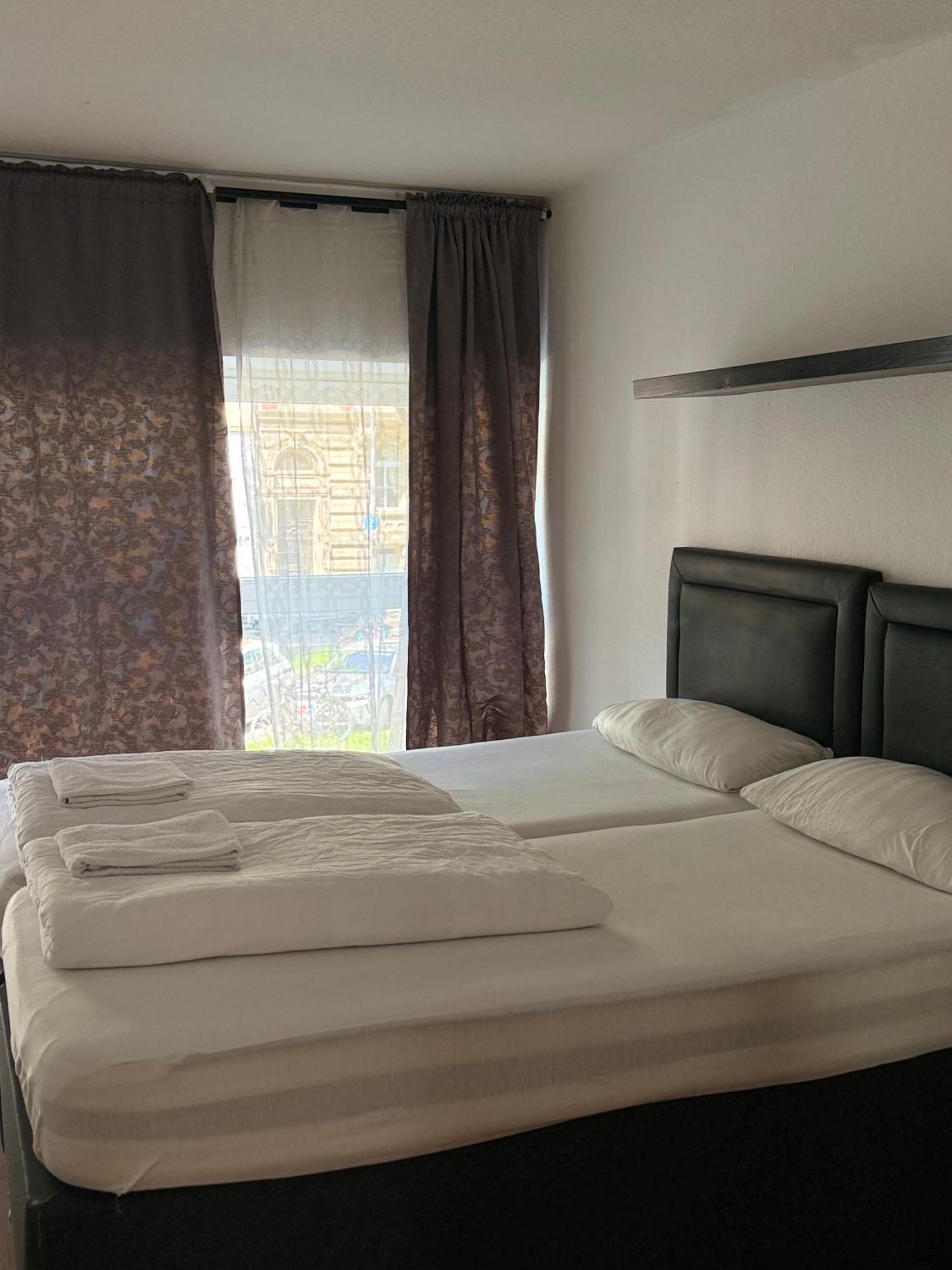 Hotel Garni Emir Kolín nad Rýnem Exteriér fotografie