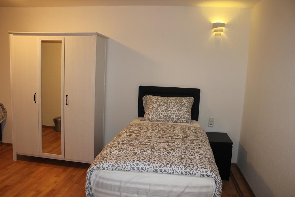 Hotel Garni Emir Kolín nad Rýnem Pokoj fotografie
