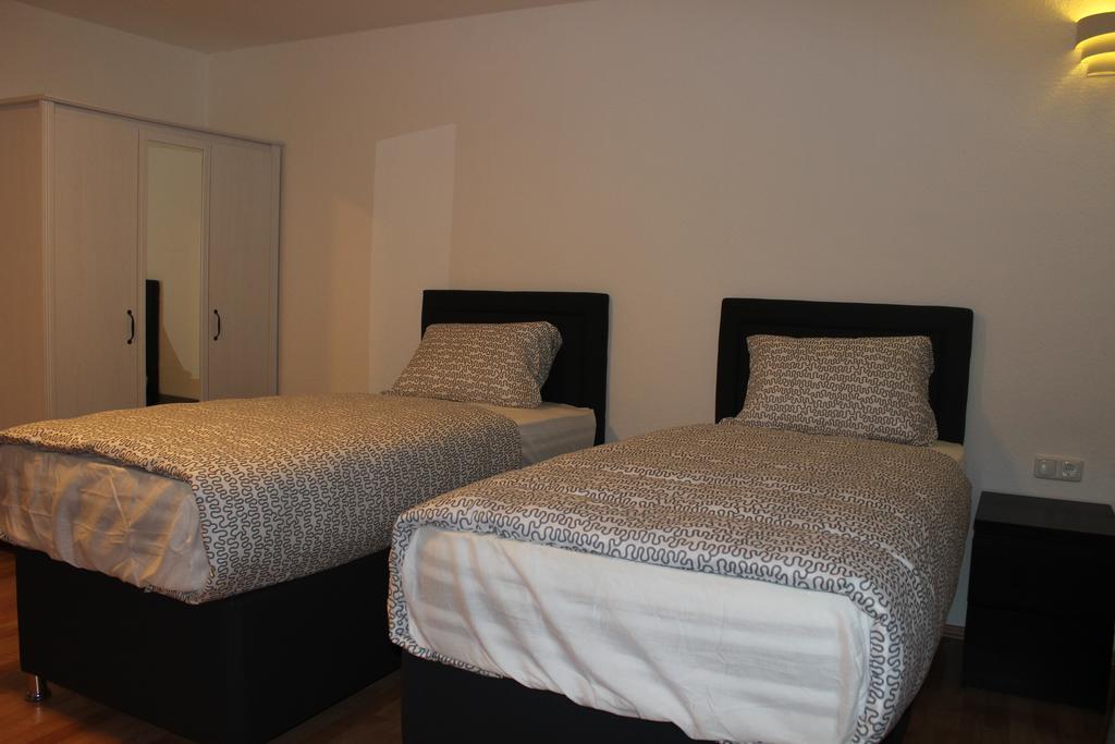Hotel Garni Emir Kolín nad Rýnem Pokoj fotografie